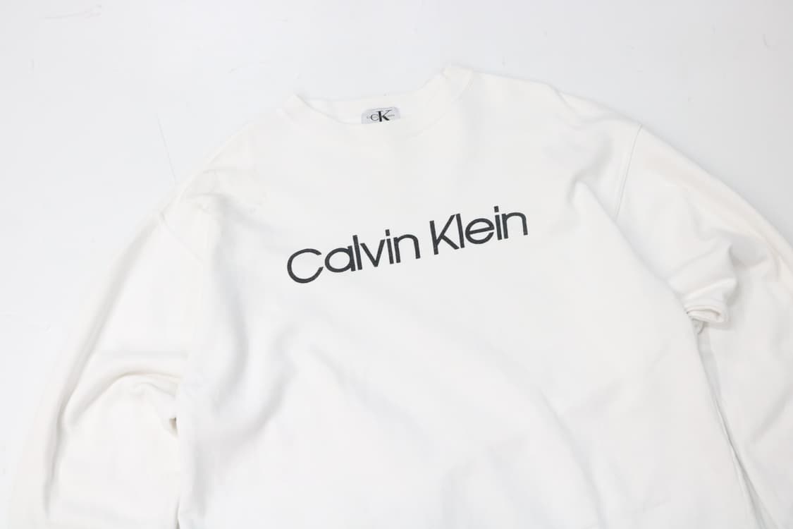 캘빈클라인 진스 오버사이즈 빅로고 크루넥 맨투맨 (M) 상품이미지3