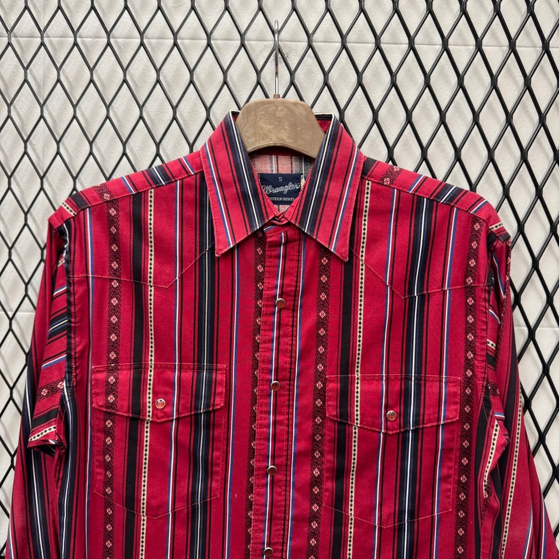 랭글러 웨스턴 셔츠 스트라이프 패턴 투포켓 포인트 레드 상품이미지3