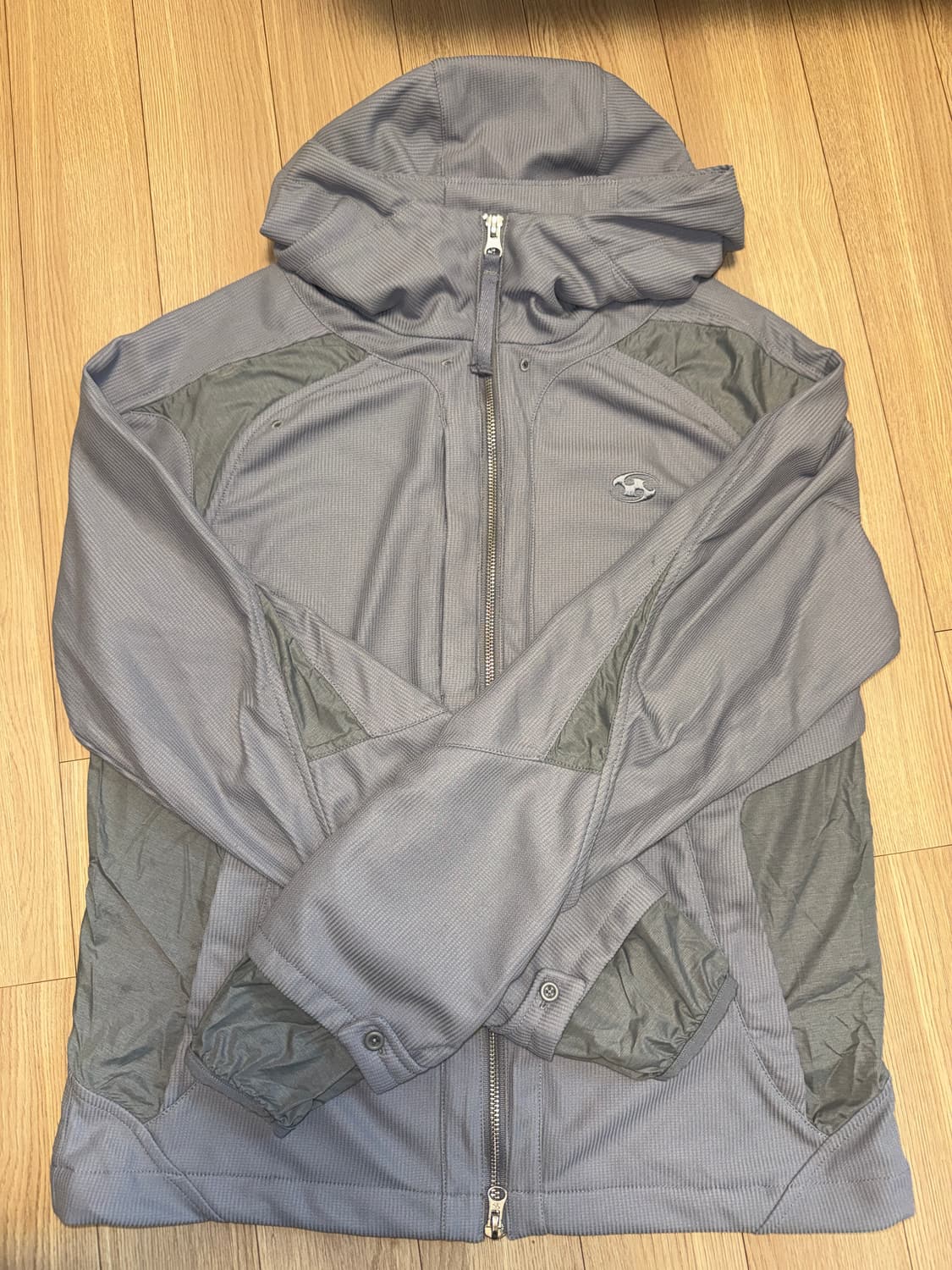 (1사이즈) 산산기어 듀얼-쉐이드 자켓 그레이 - 25SS 바람막이 상품이미지2