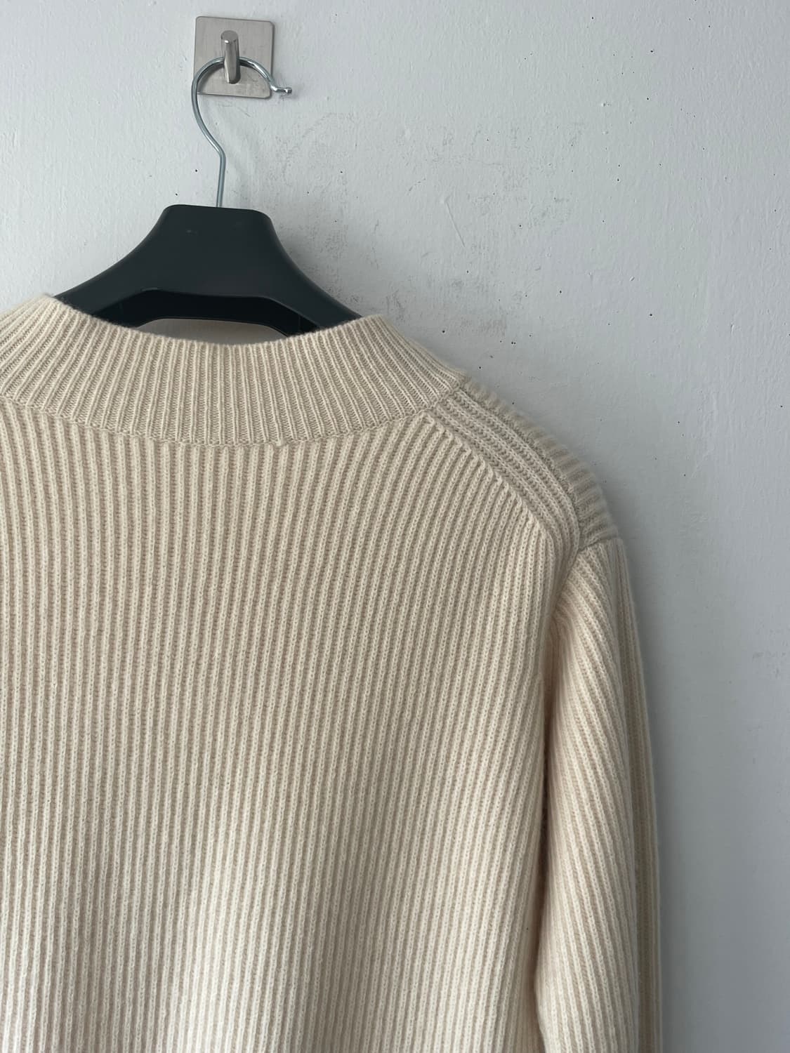 라벨 아카이브 메리노 파인울 브이넥 니트 크림(1) 새상품(내용필) 상품이미지5