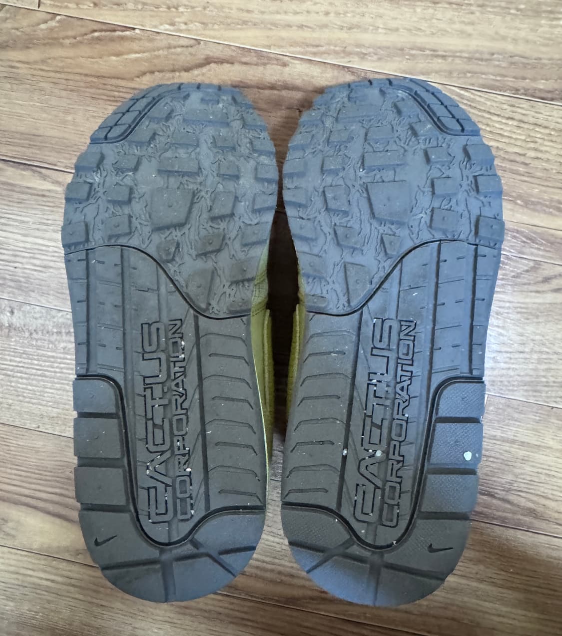 (245) 트래비스 스캇 에어맥스 1 캑터스 골드 상품이미지4