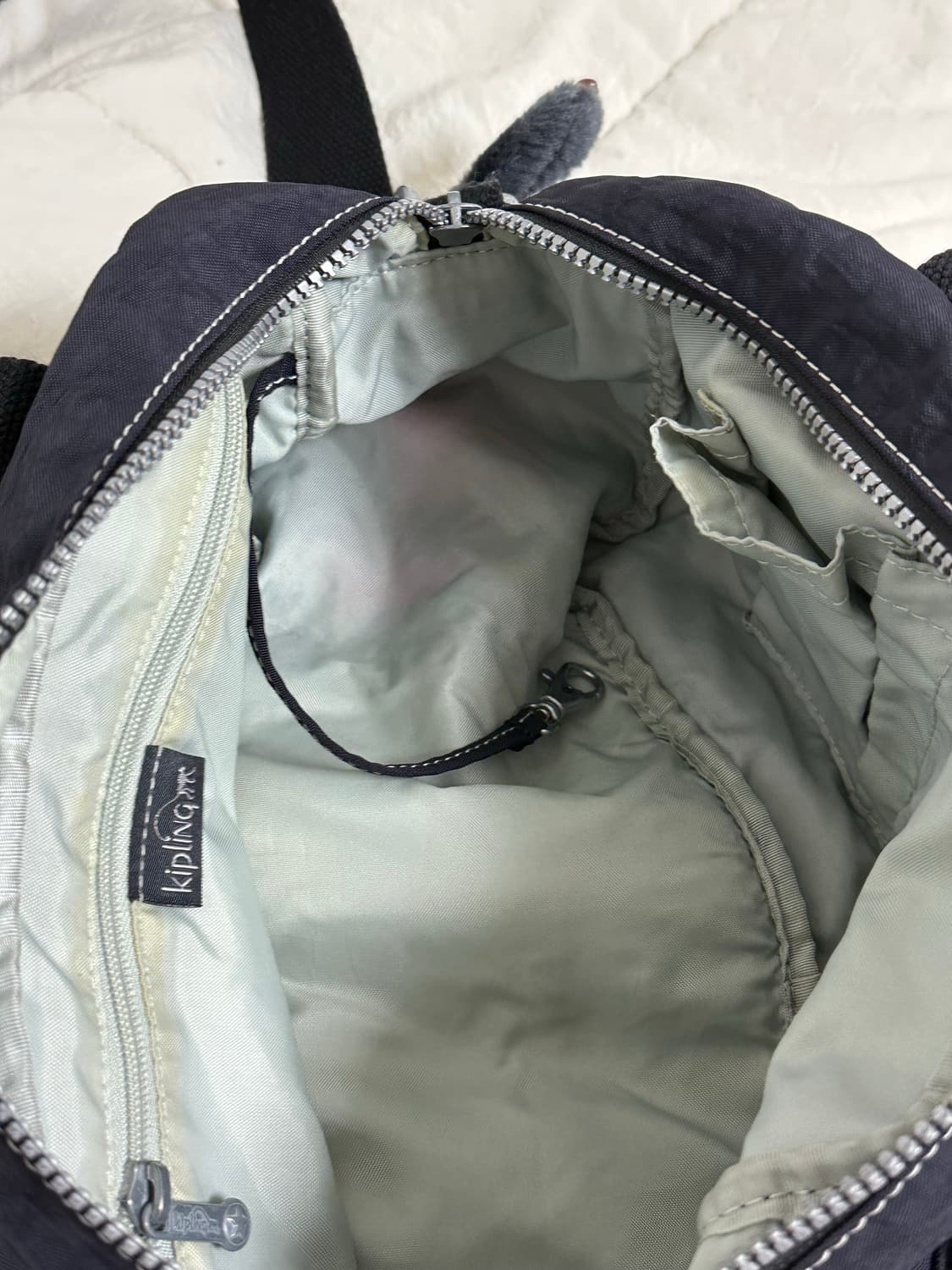 키플링 차콜 숄더 크로스백 상품이미지8