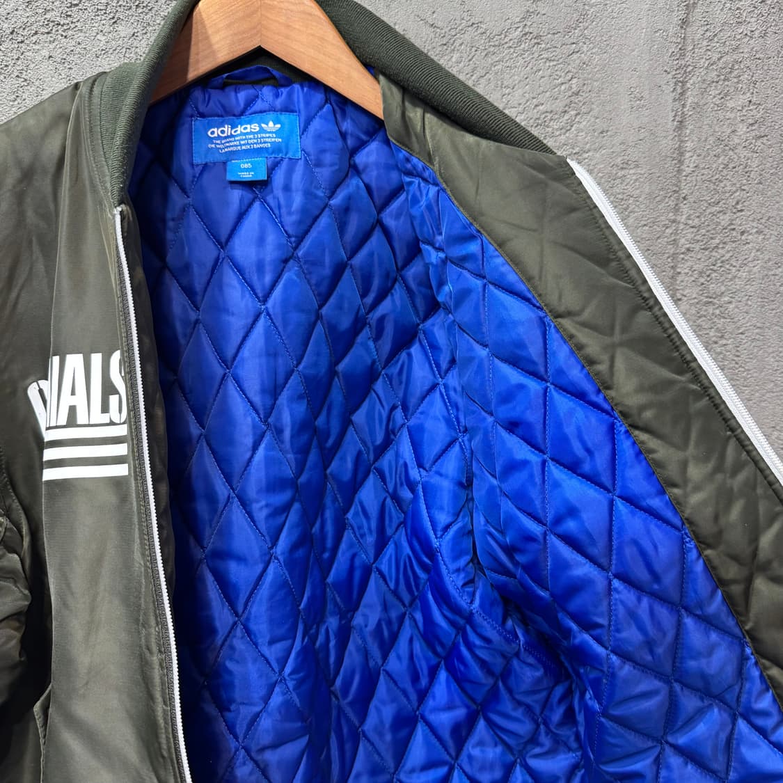 아디다스 오리지널스 카키 봄버 자켓 (S)   상품이미지6