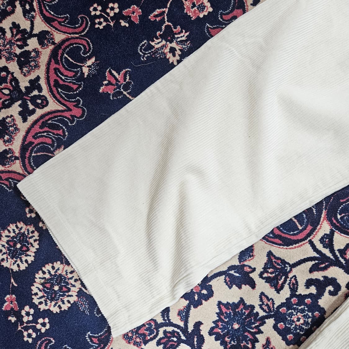 무신사스탠다드 23FW 핀턱 코듀로이 팬츠 31size 상품이미지5