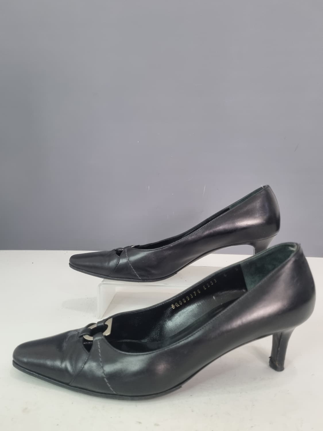 6 페라가모 실버버클 힐 상품이미지2