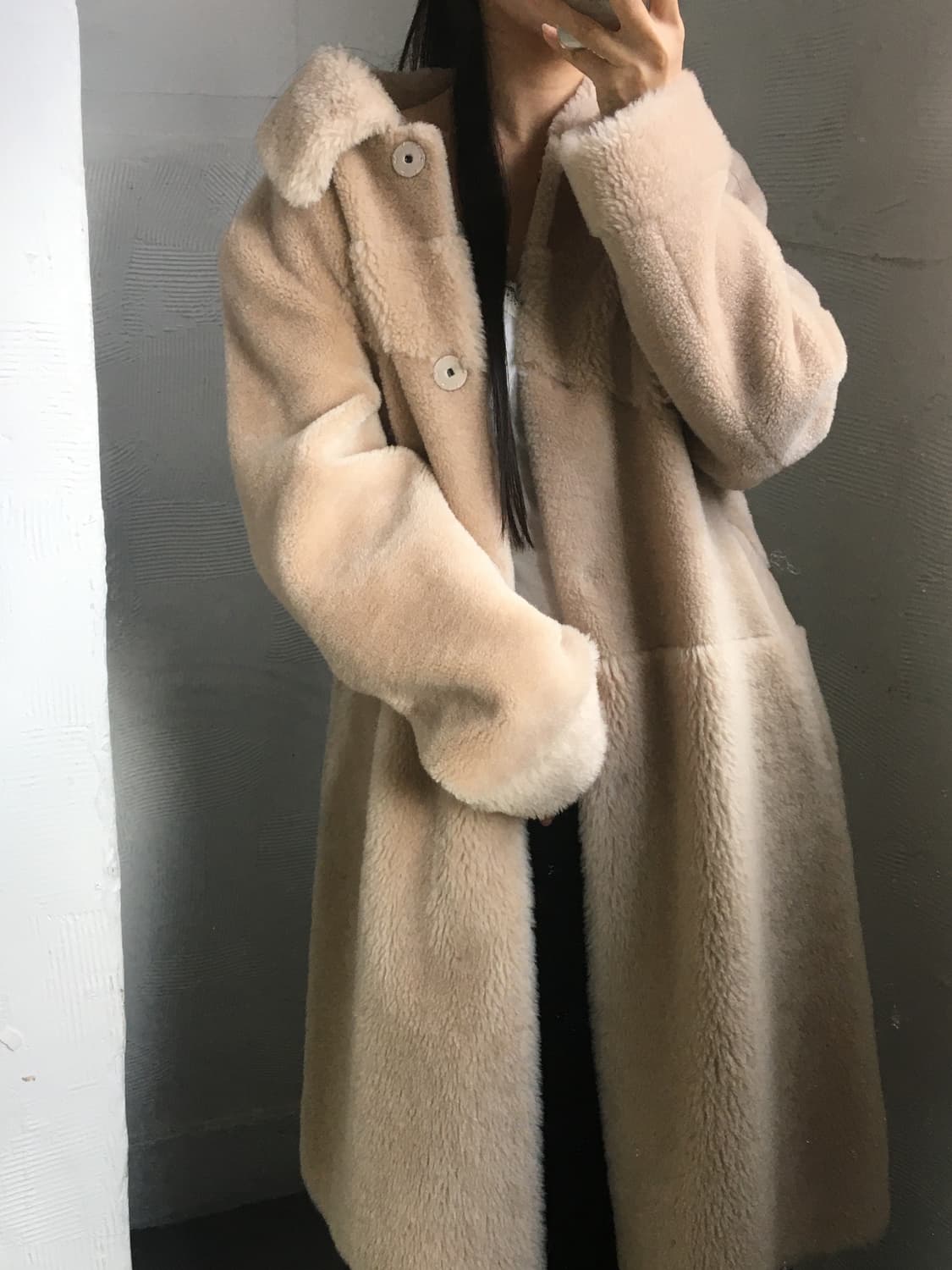 Armani 아르마니 익스체인지 아이보리 롱 리버시블 퍼 코트 상품이미지4