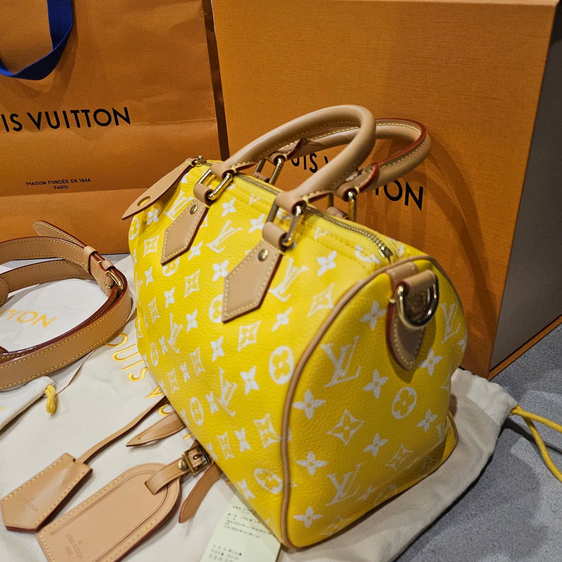 루이비통 P9 제이홉 반둘리에 25 모노그램 스피디 백 상품이미지10