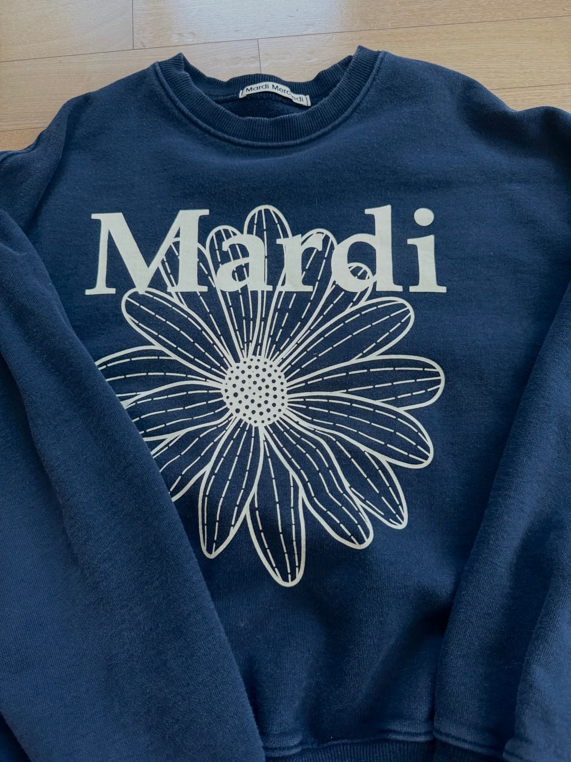 마르디 메르크디 네이비 맨투맨 상품이미지1