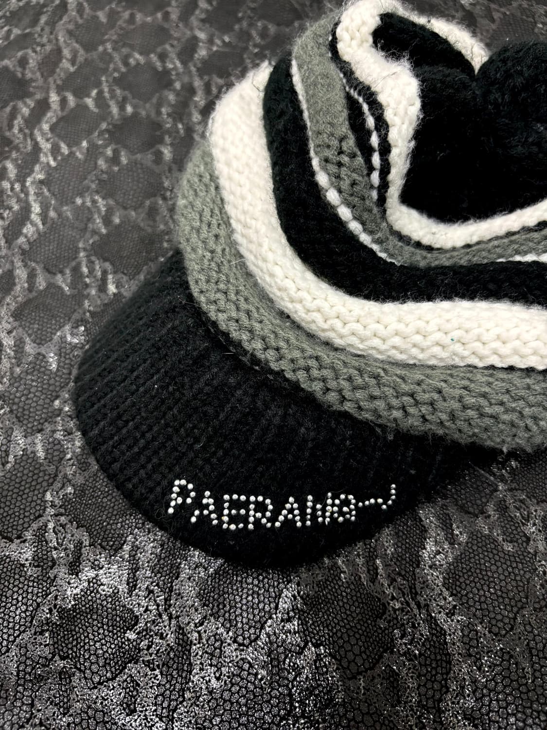 “Vintage” Stripe Knit Cap 상품이미지2