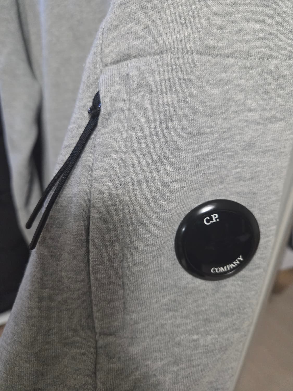 CP컴퍼니 다이애그널 레이즈드 맨투맨 L 상품이미지4