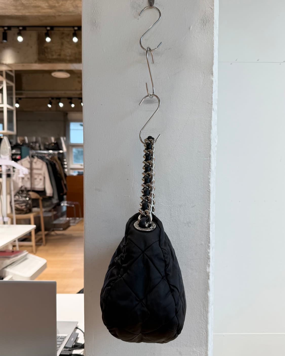 프라다 블랙 나일론 퀼팅 체인 숄더백  상품이미지4