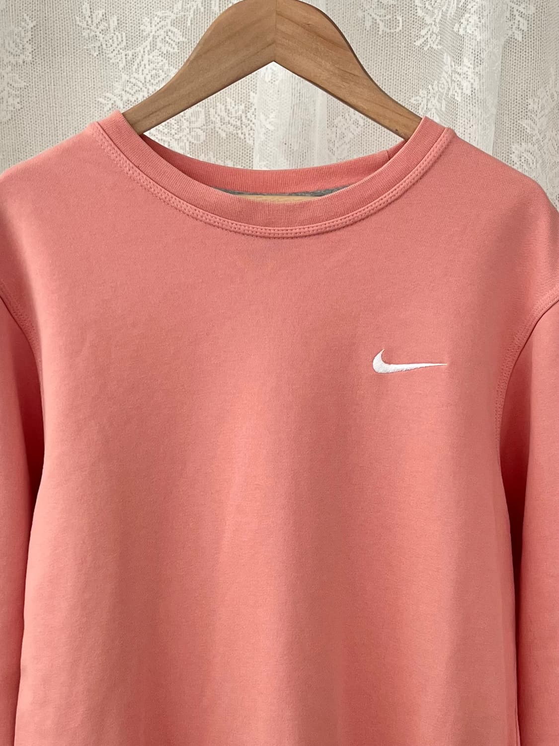 L) 나이키 여성 스우시 맨투맨 코랄 상품이미지3