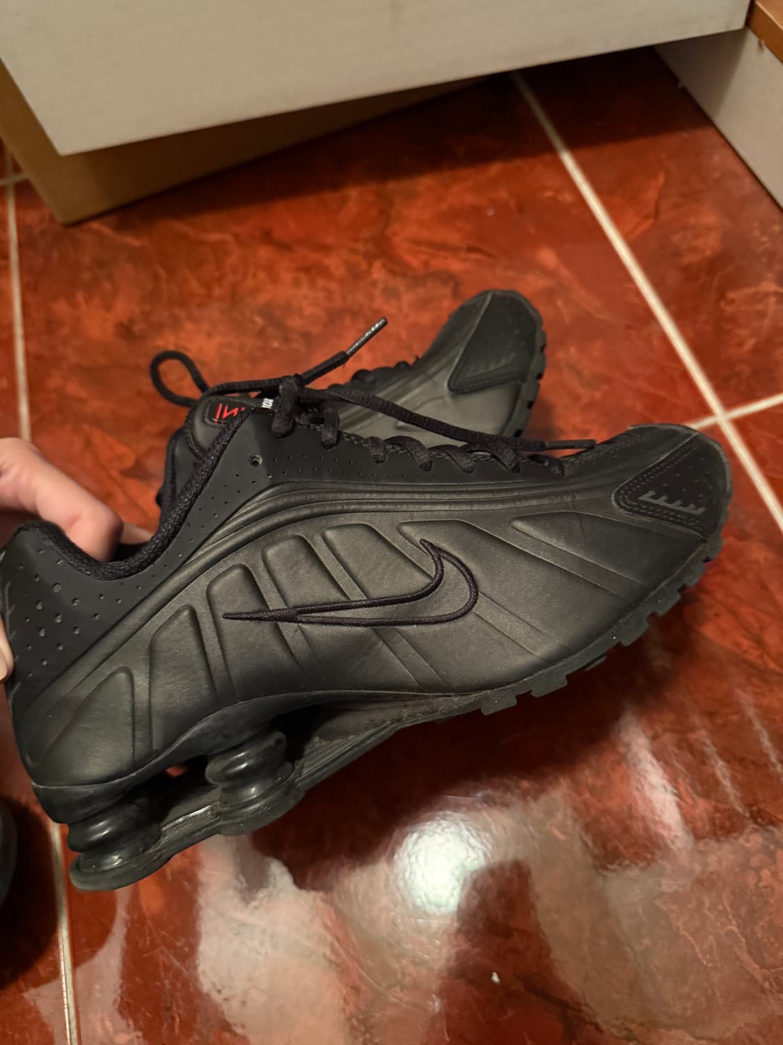 나이키 샥스 R4 블랙 브라이트 크림슨 245 상품이미지2