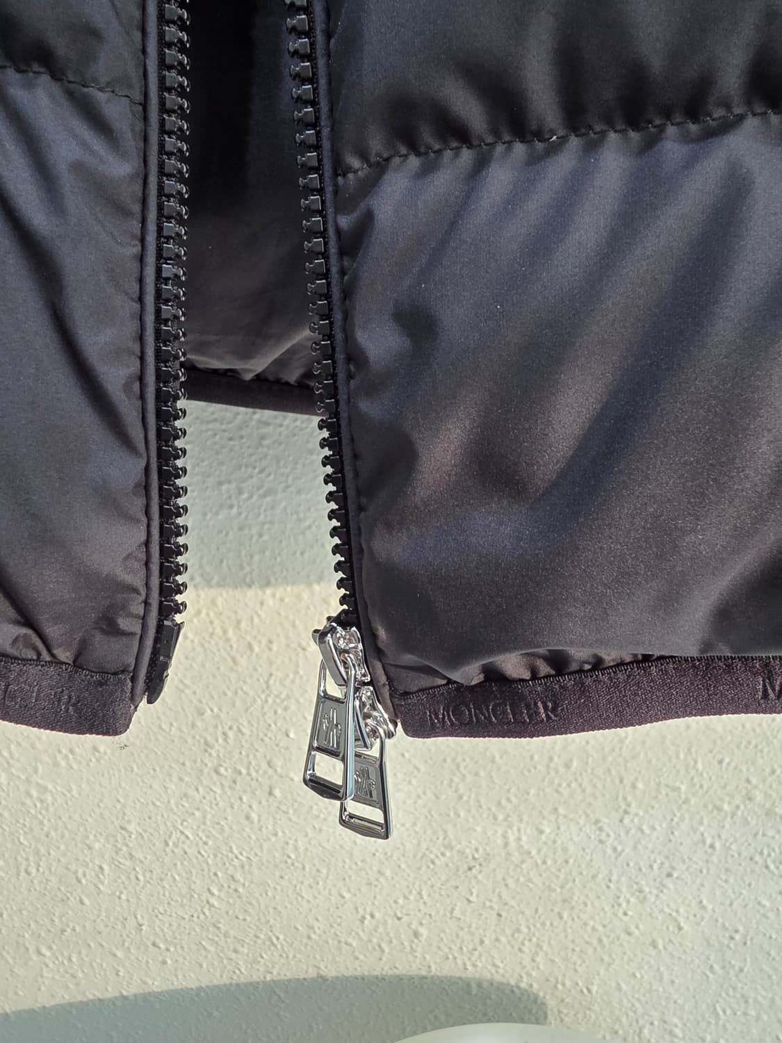 몽클레어 Contrin 다운베스트 패딩베스트 블랙 4 상품이미지7