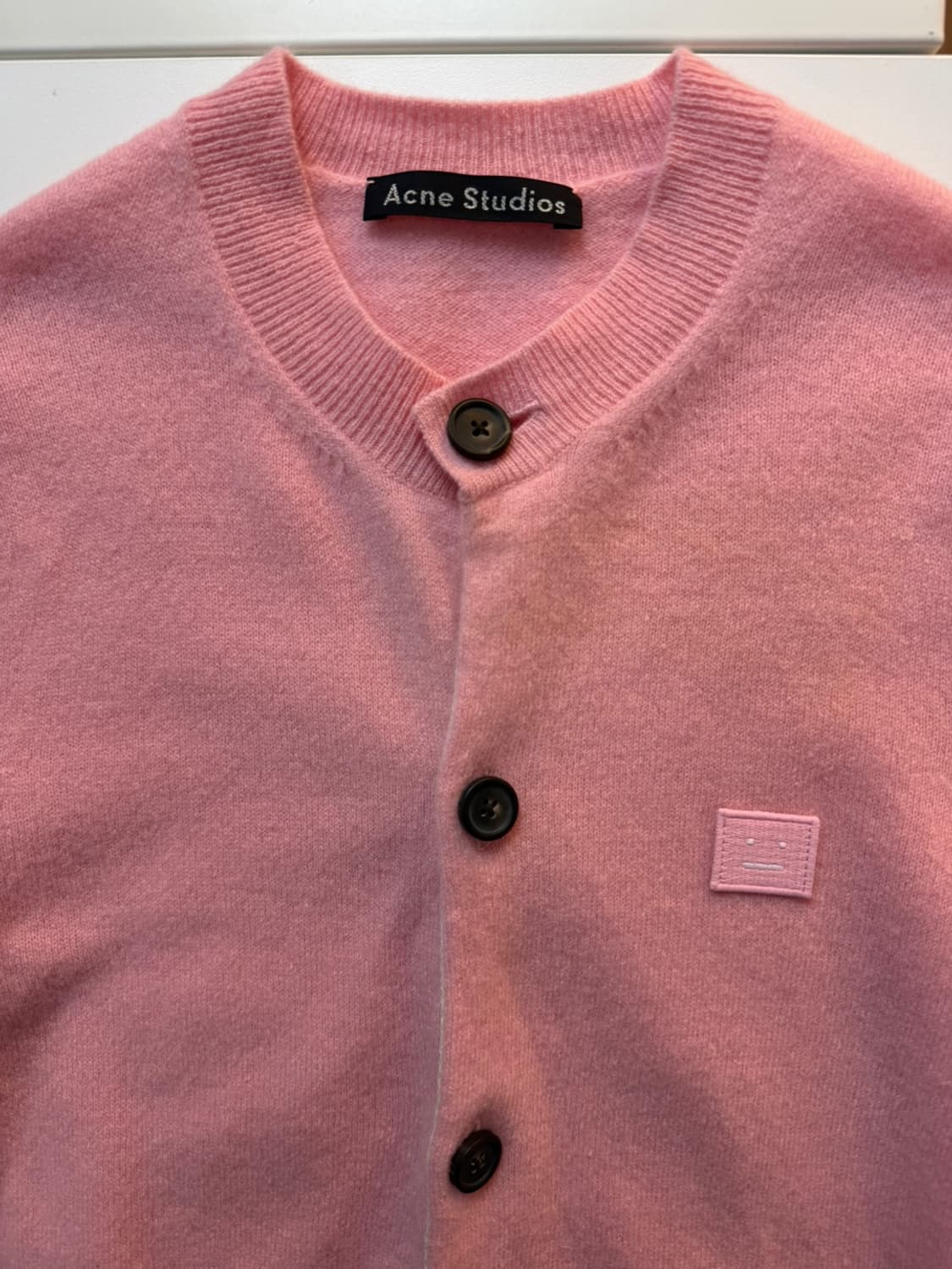 아크네 스튜디오 페이스 로고 울 가디건  상품이미지3