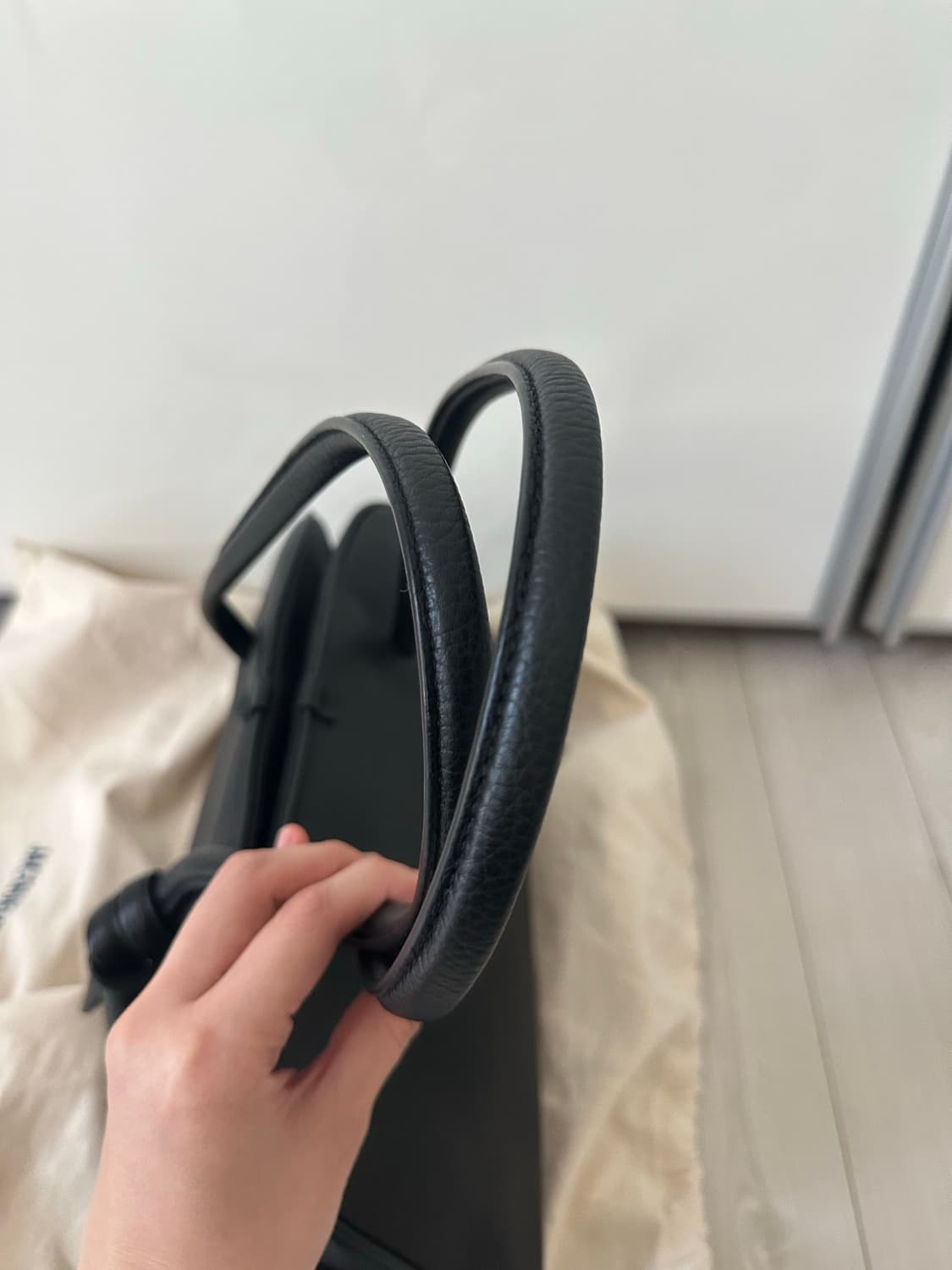 자크뮈스 투리스모 토트백 미디움 블랙 정품  상품이미지3