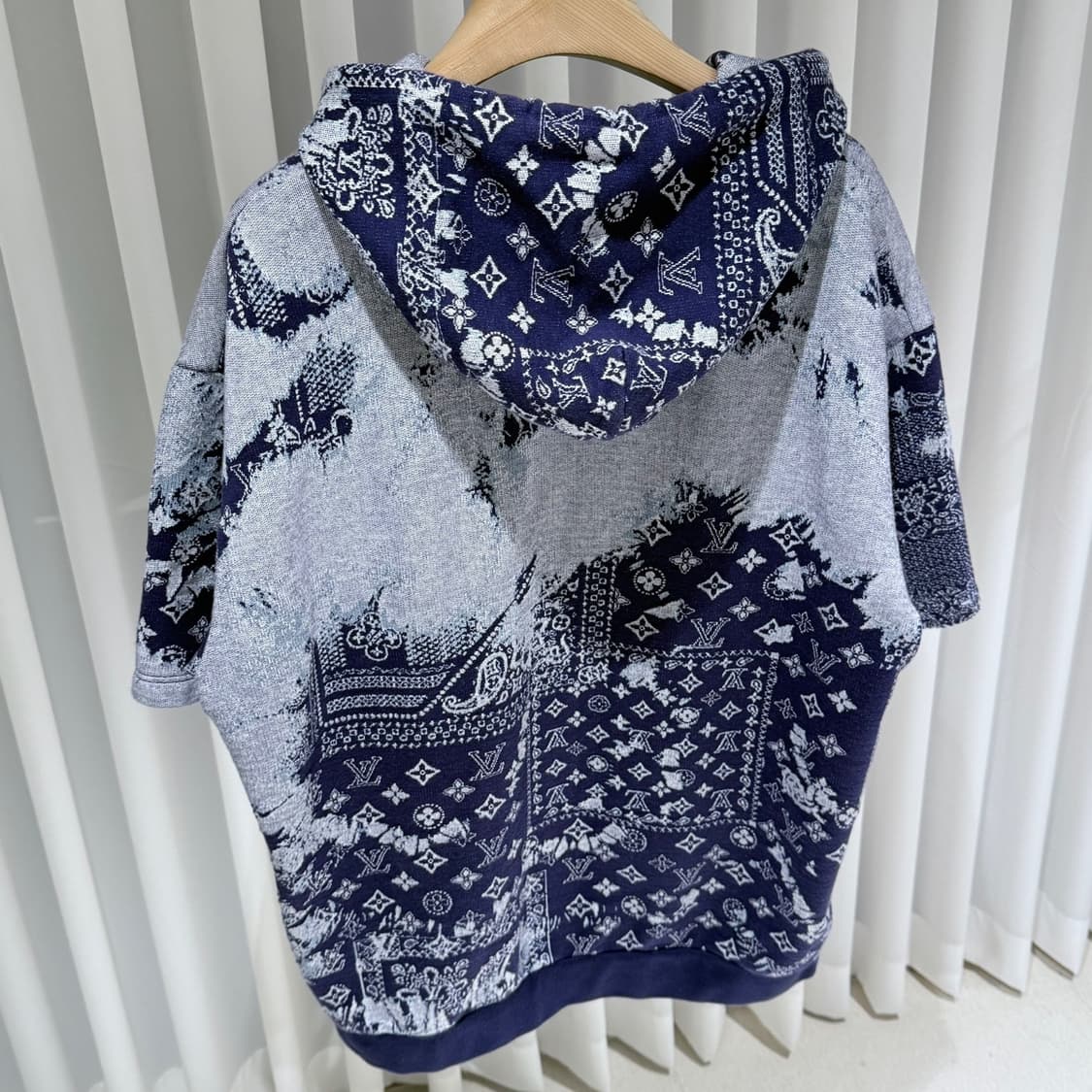 2XL / 루이비통 모노그램 반다나 니트 반팔 후드  상품이미지5