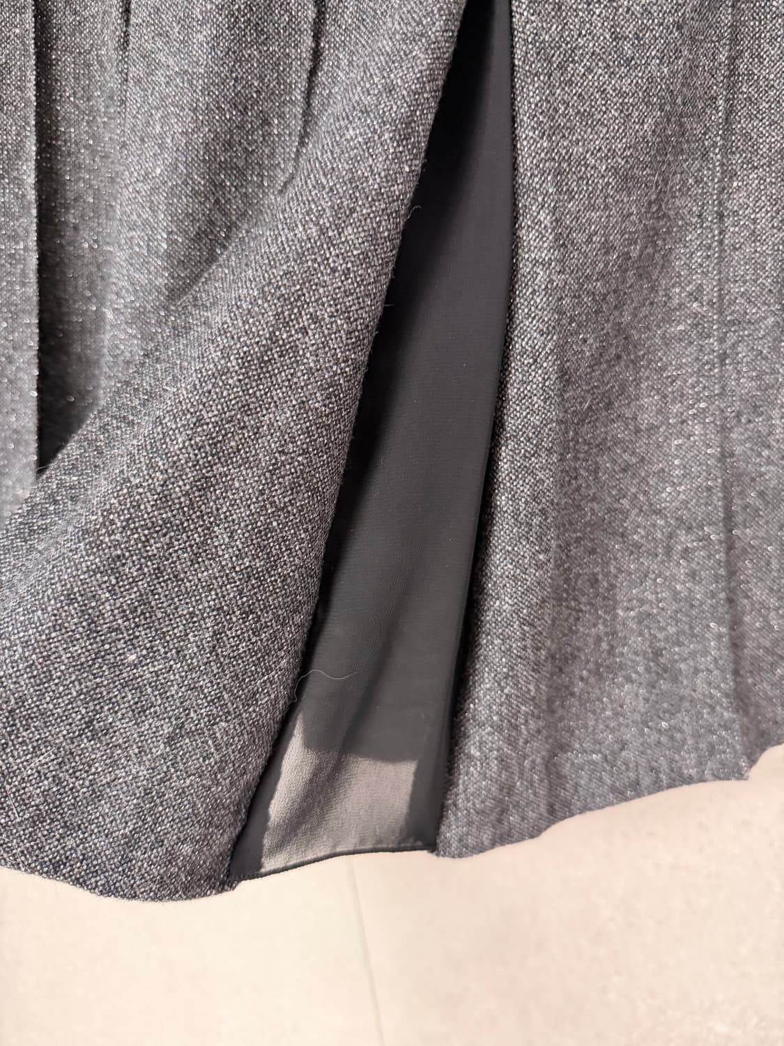 꼼사이즘 플리츠 미디 스커트 그레이 플레어 상품이미지2