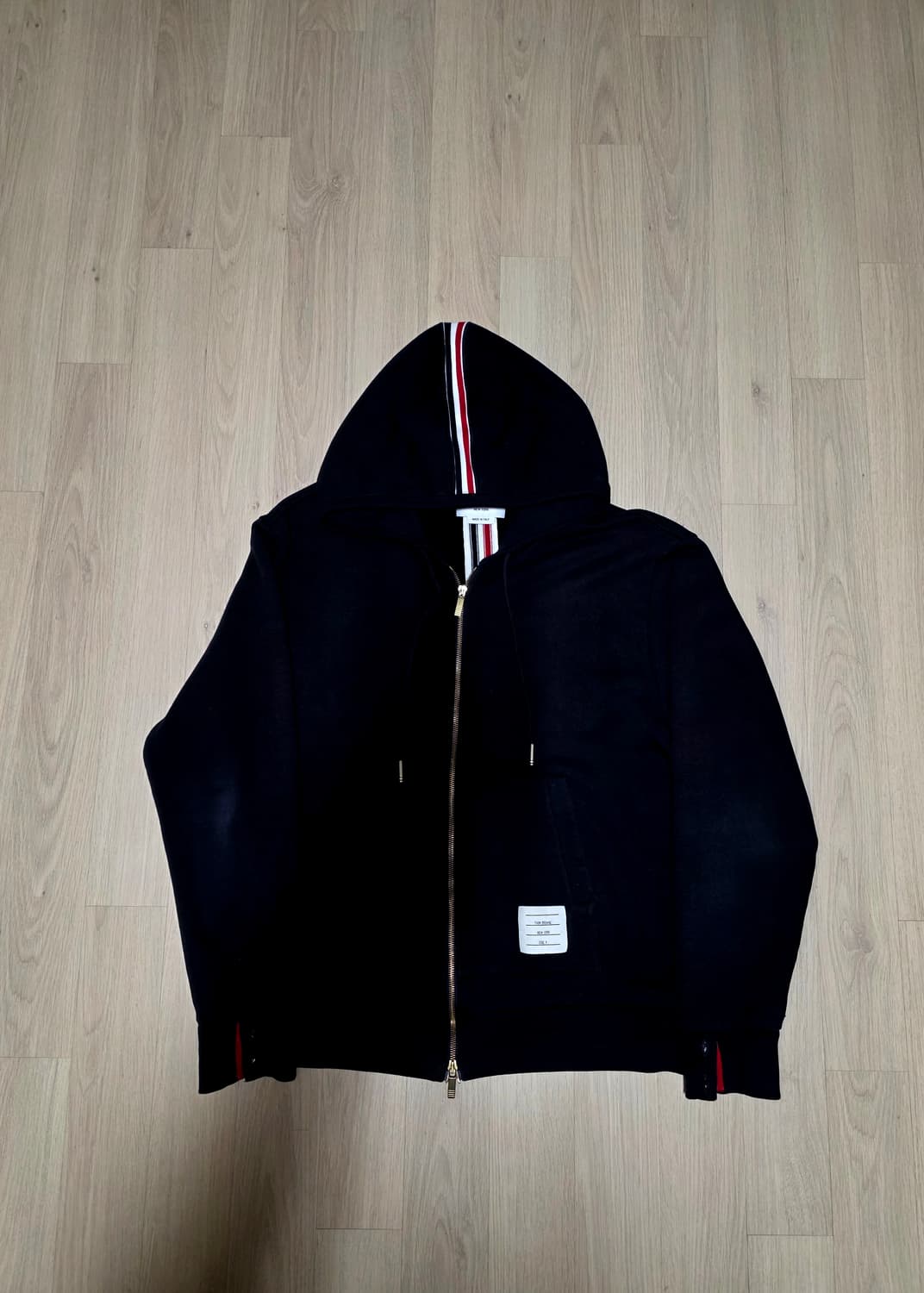 [4]톰브라운 백삼선 후드집업 상품이미지1