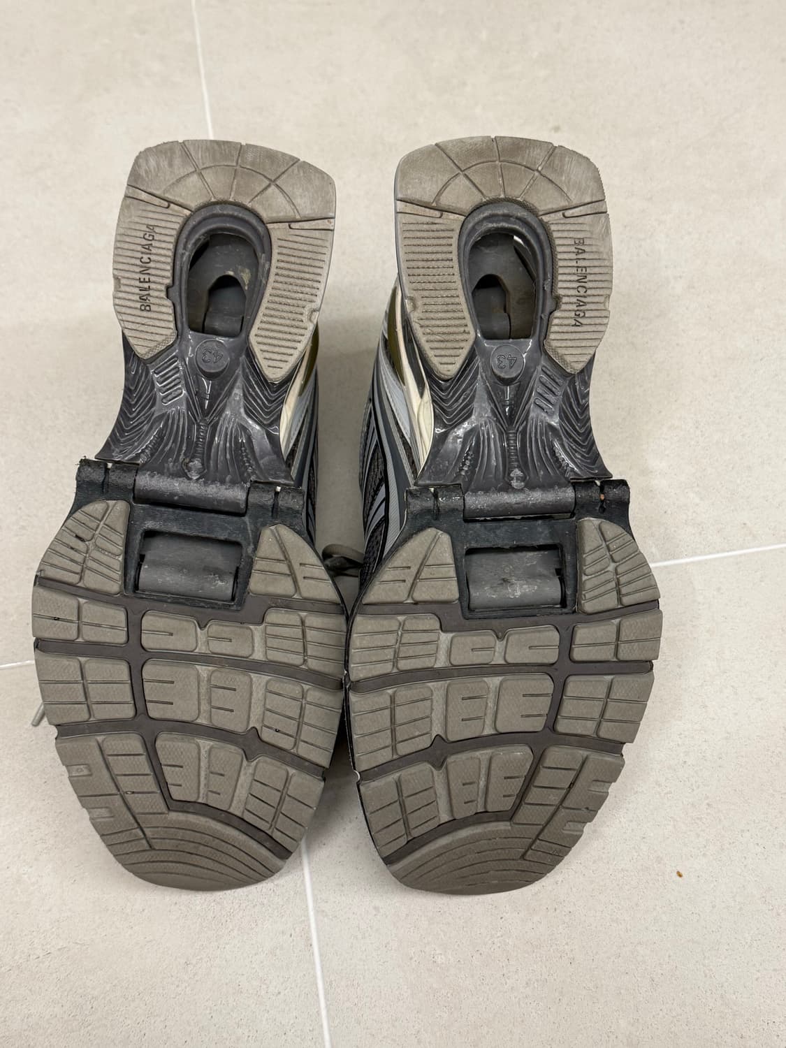 발렌시아가 엑스팬더 xpander 그레이 43 상품이미지6