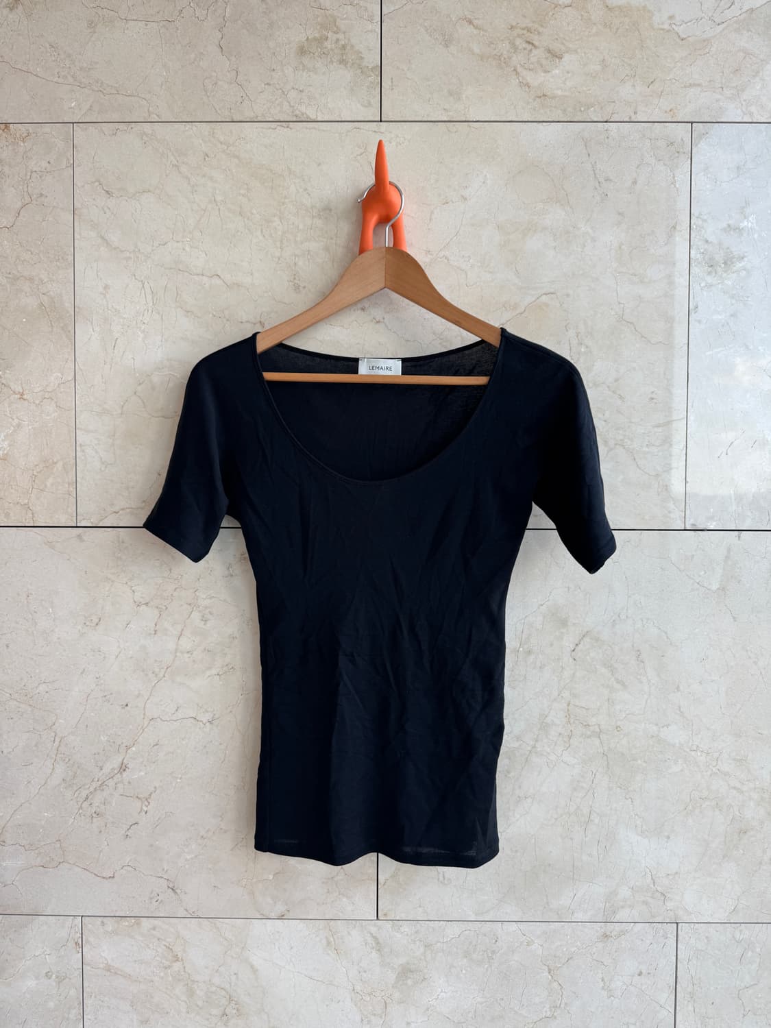 르메르 Lemaire 여성 세컨 스킨 티셔츠 블랙 xs / 오프화이트 m 상품이미지6
