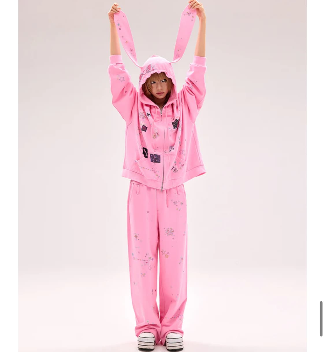 (셋업) 씨피어스 스티커 버니 후디&팬츠 M사이즈 상품이미지1