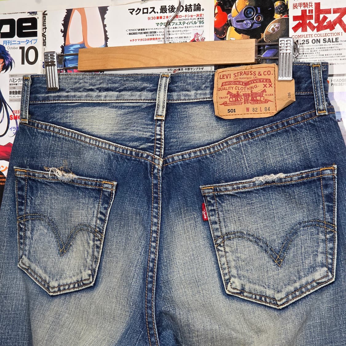 리바이스 501 중청 워싱 버튼플라이 데님 팬츠 상품이미지3