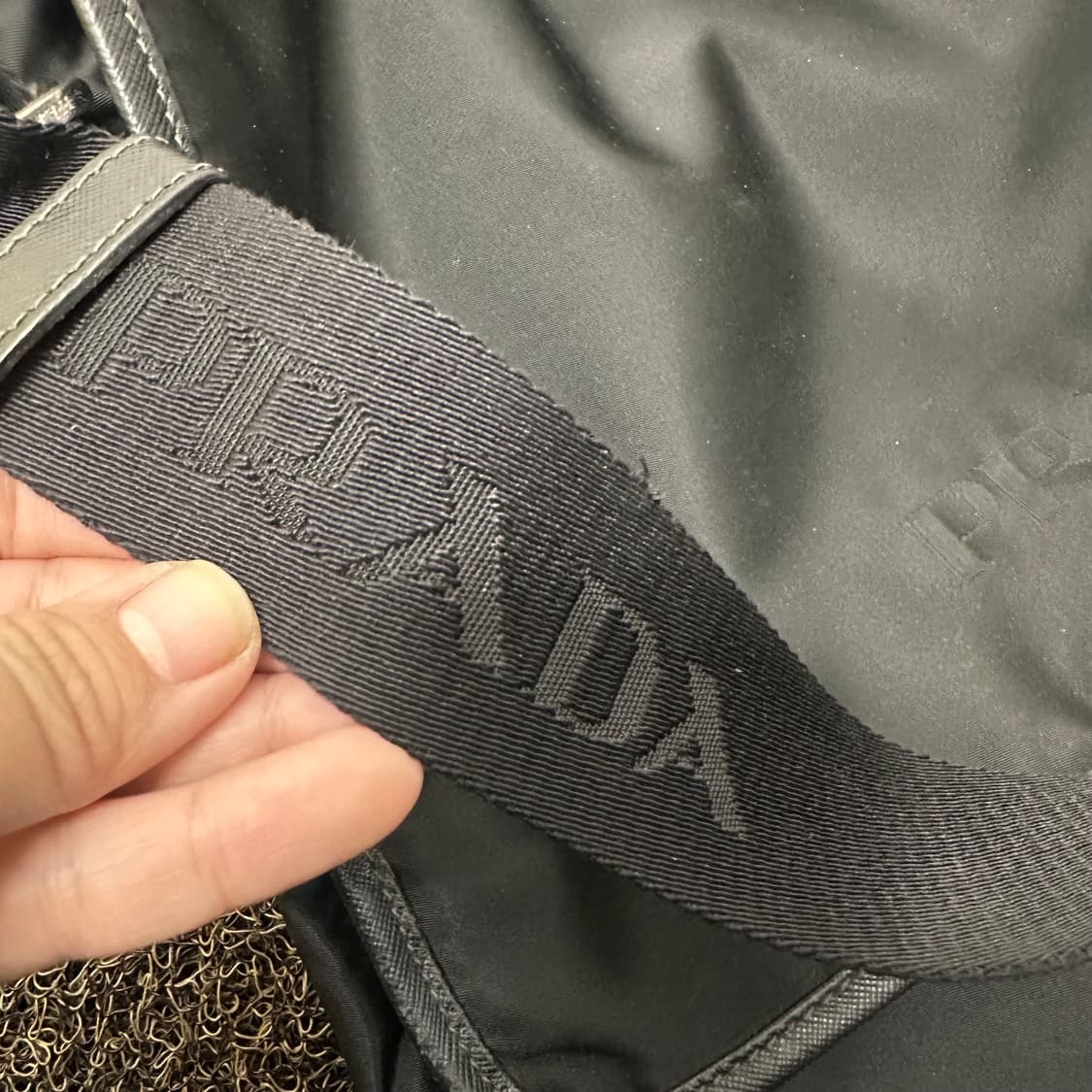 PRADA 프라다 메신저백 크로스백 가방 블랙 상품이미지5