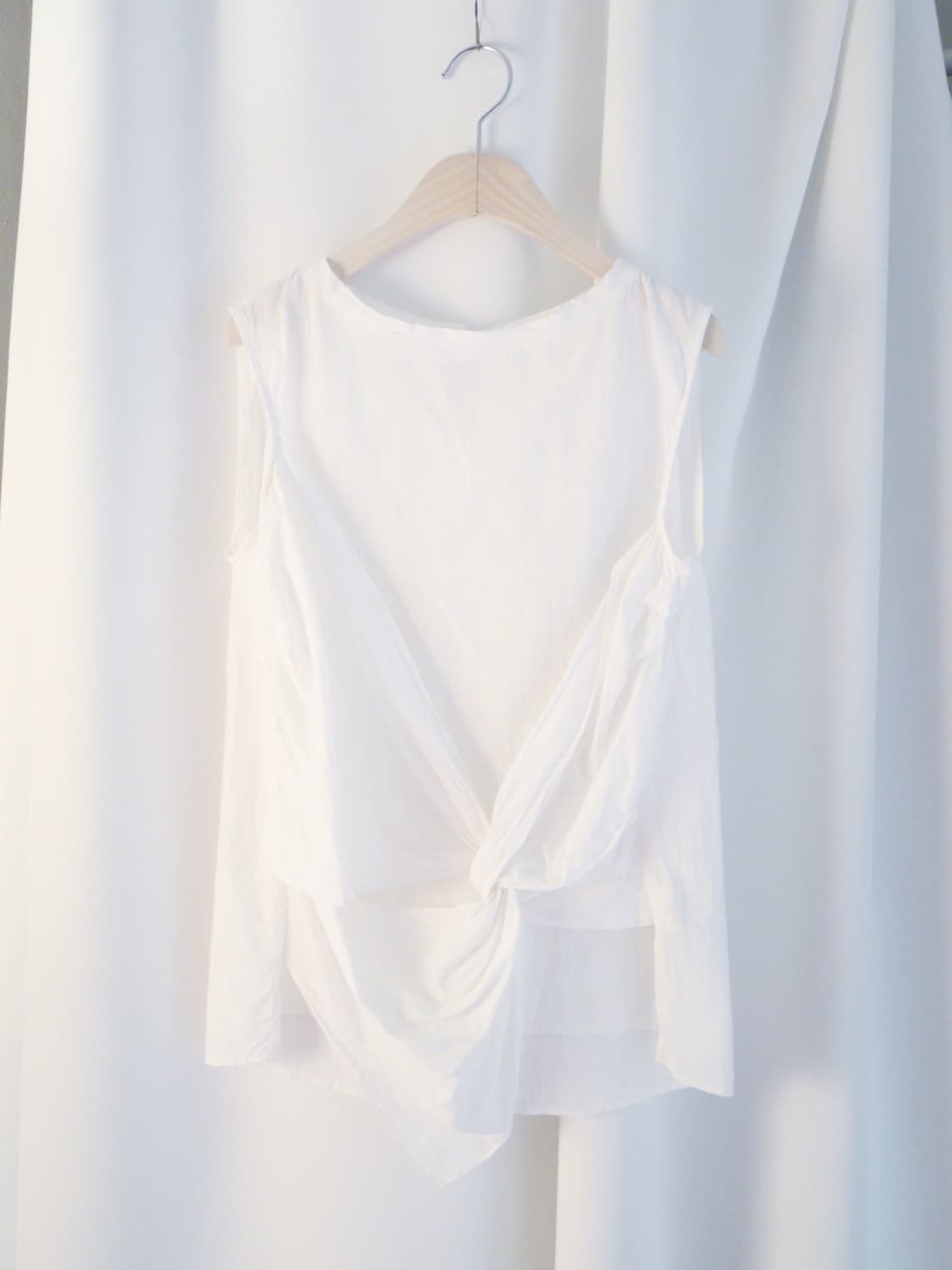 [AuieF] twist sleeveless cotton top 상품이미지1