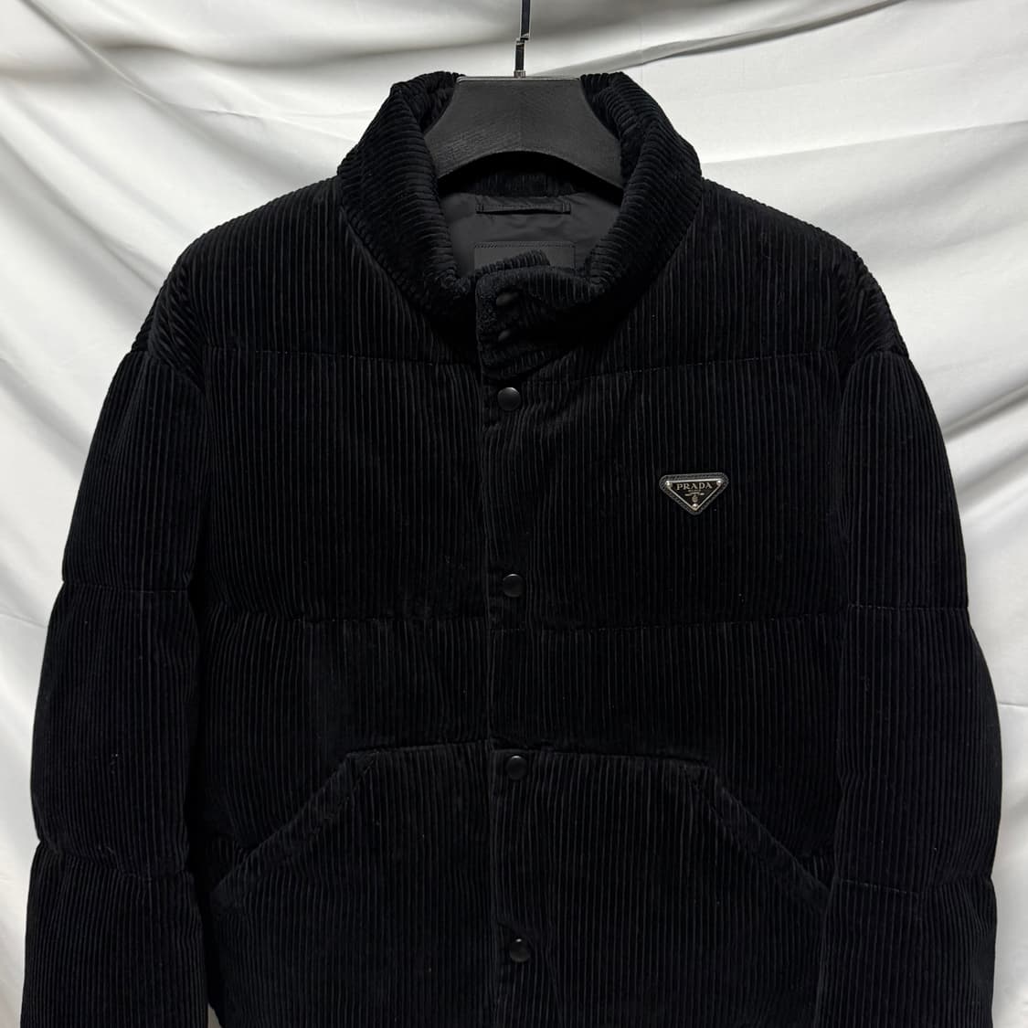 [S+급/L] 프라다 벨벳 코듀로이 패딩 자켓 블랙 상품이미지2