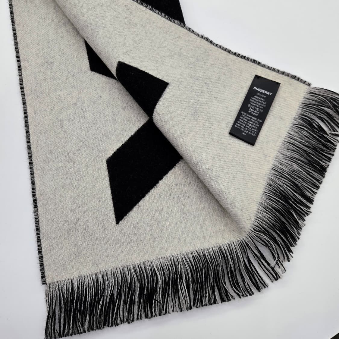 버버리 로고 머플러 목도리 상품이미지3