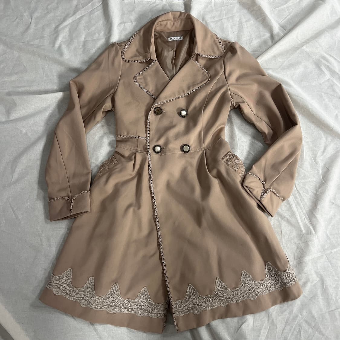 엑시즈팜 레이스 양산형 트렌치 코트 원피스 상품이미지1