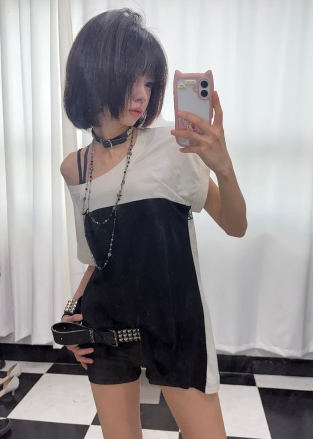 🎸블랙 크로스 레이스 디테일 화이트 티셔츠🎸 상품이미지5