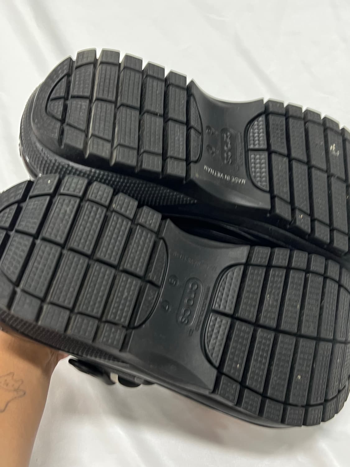 (240) 크록스 메가 크러쉬 샌들 (지비츠 포함) 상품이미지4