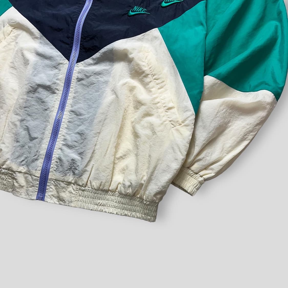  나이키 빅스우시 멀티 퓨추라로고 배색 바람막이  상품이미지3