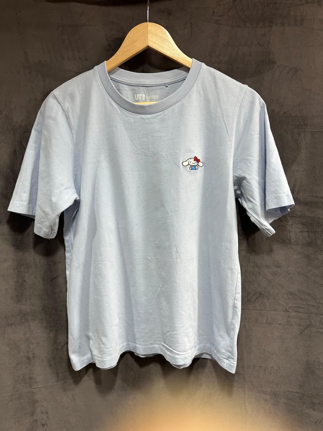 유니클로 UT UNIQLO 산리오 헬로키티 50주년 시나모롤 반팔티 상품이미지1