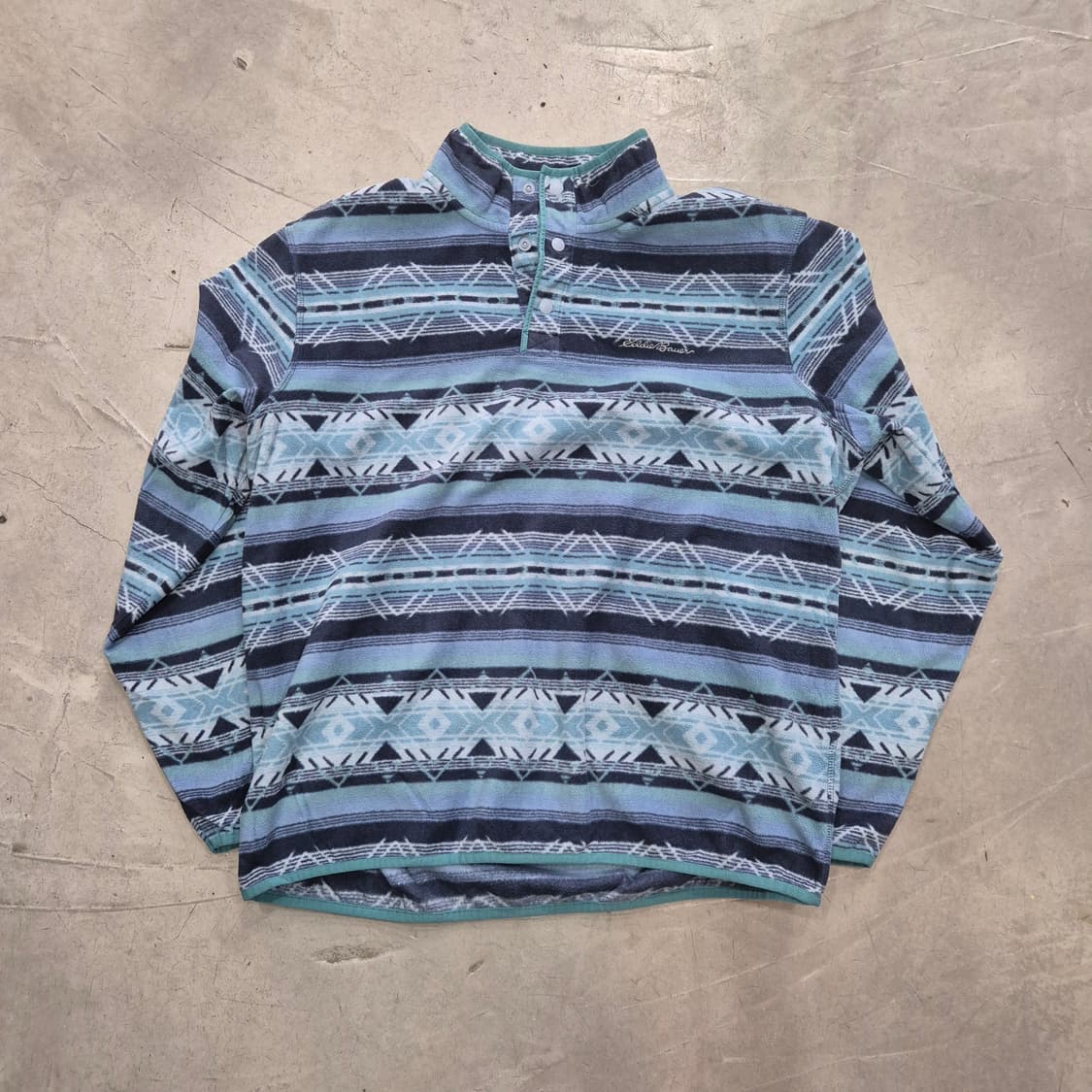 에디바우어 아즈텍 버튼 반집업 신칠라 XL 상품이미지1