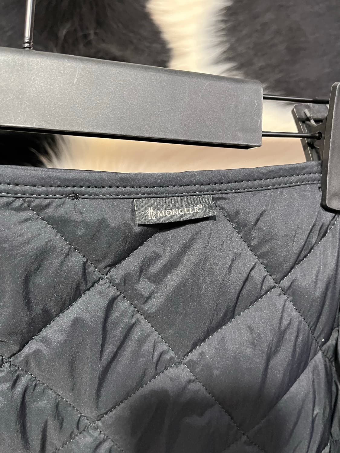 몽클레어 사이드 지퍼 퀄팅 미디 스커트 상품이미지7