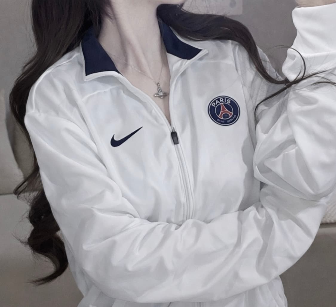 🐰나이키 파리생제르망 파생제 화이트 유일매물 점퍼🪽 상품이미지2