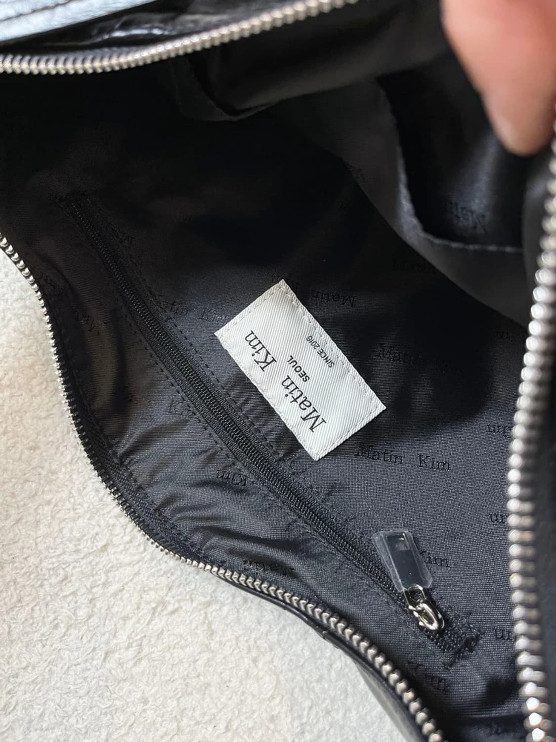 마뗑킴 25FW 하프 셔링 리본 라운드 백 A1764 상품이미지8