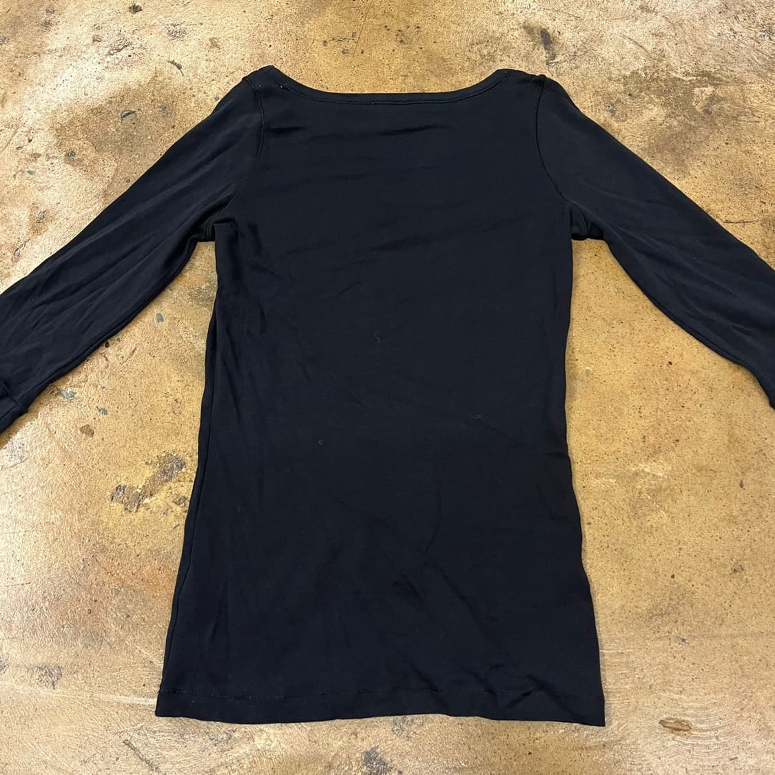 버버리 블랙 긴팔티셔츠 상품이미지4