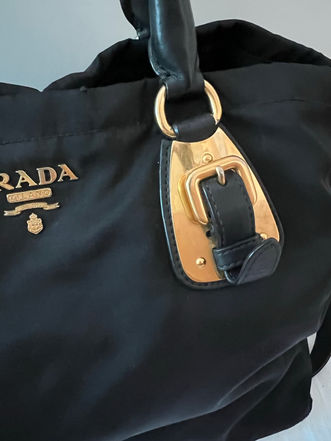 프라다 테수토 포코노 금장 로고 2WAY 토트 겸 숄더백 상품이미지2