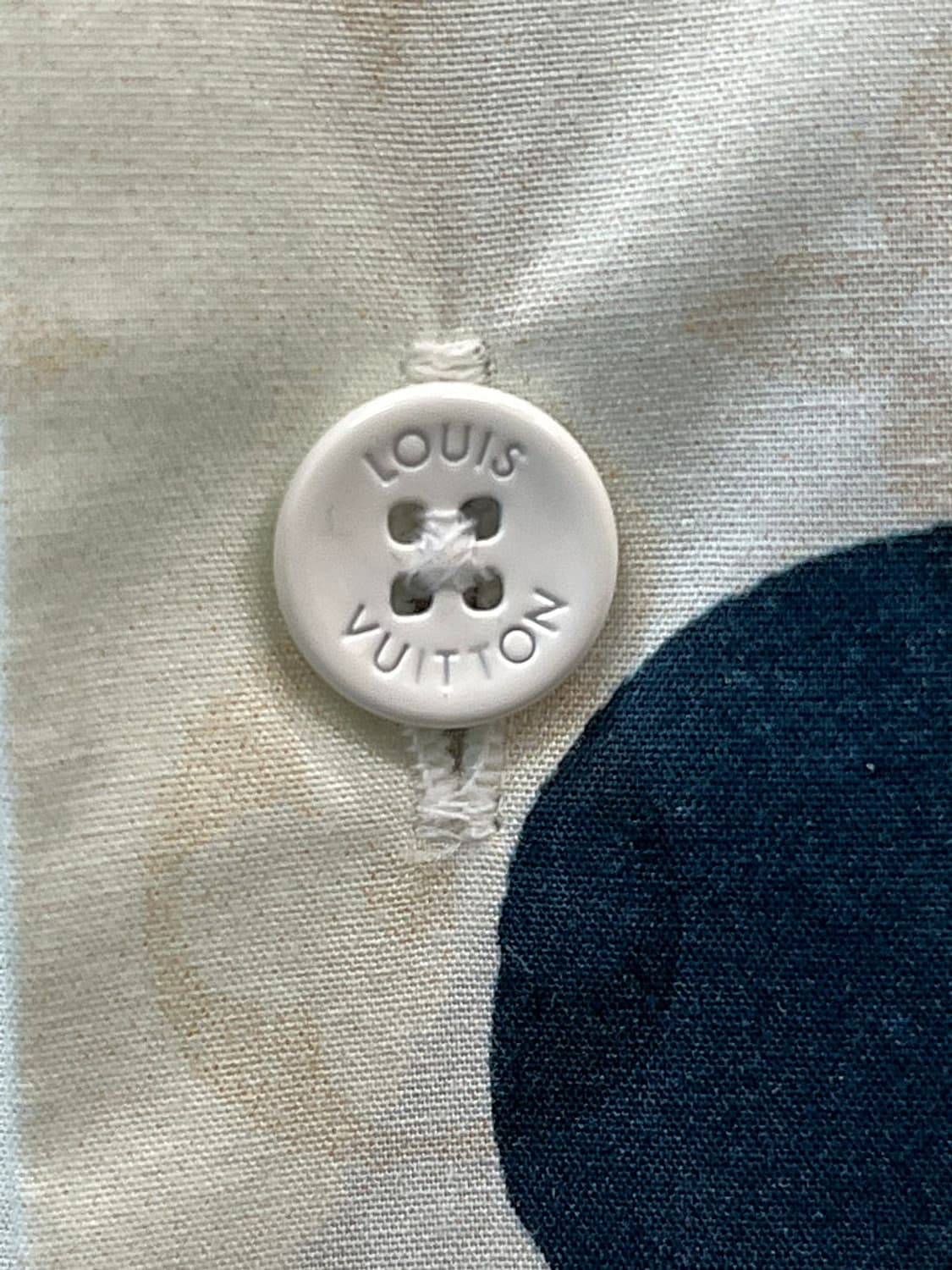 105) 루이비통 24ss 모너그램 플라워 셔츠  상품이미지2