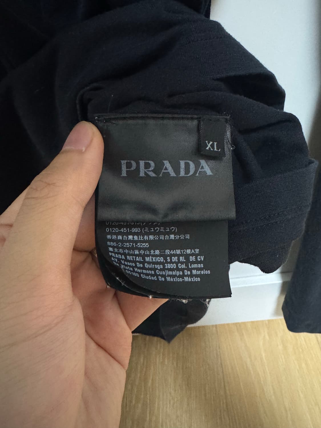 프라다 카라 롱슬리브 상품이미지6