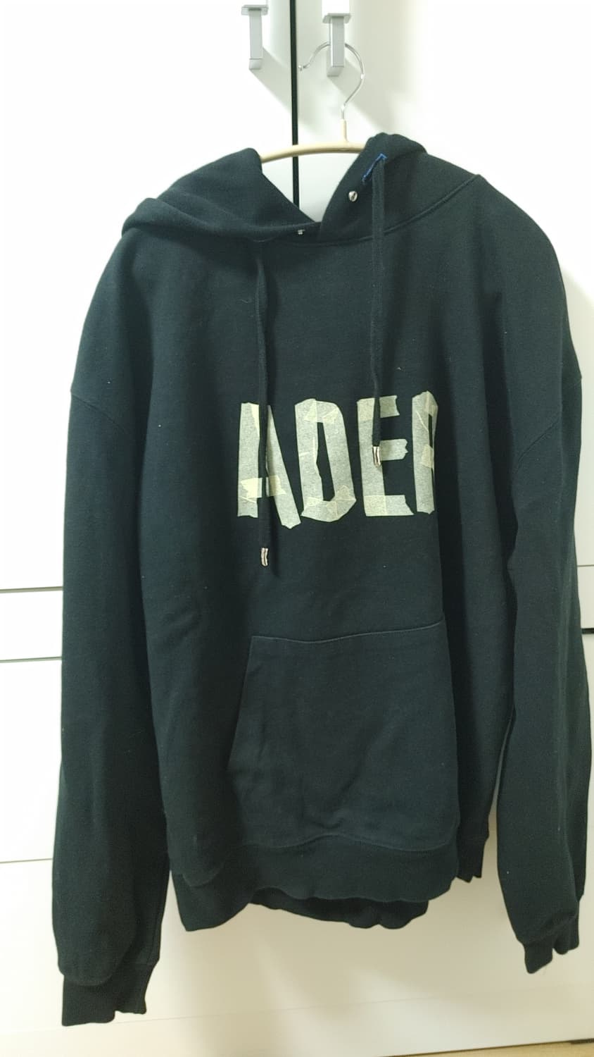 아더에러 20FW 테이핑 로고 후드티 상품이미지1