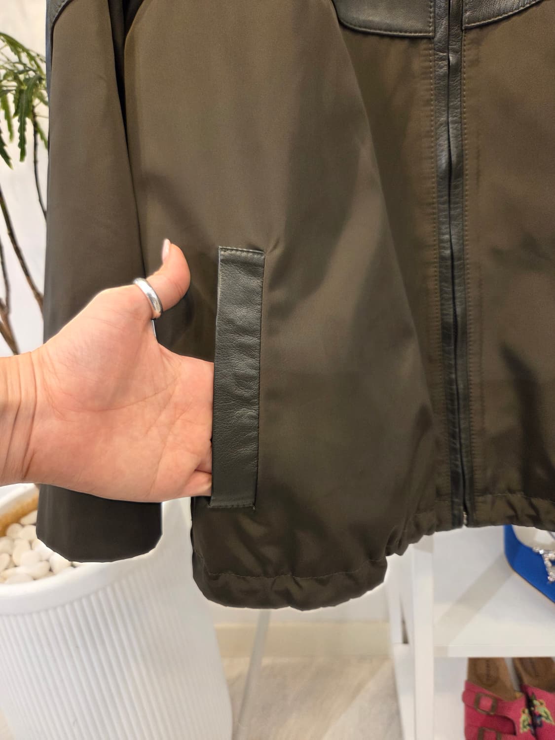 BCBG 양가죽 후드 집업 점퍼 상품이미지5