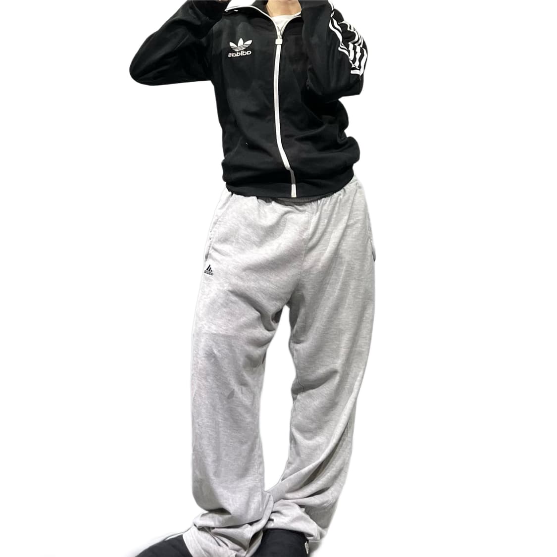 아디다스 라이트그레이 빅 면츄바 상품이미지2