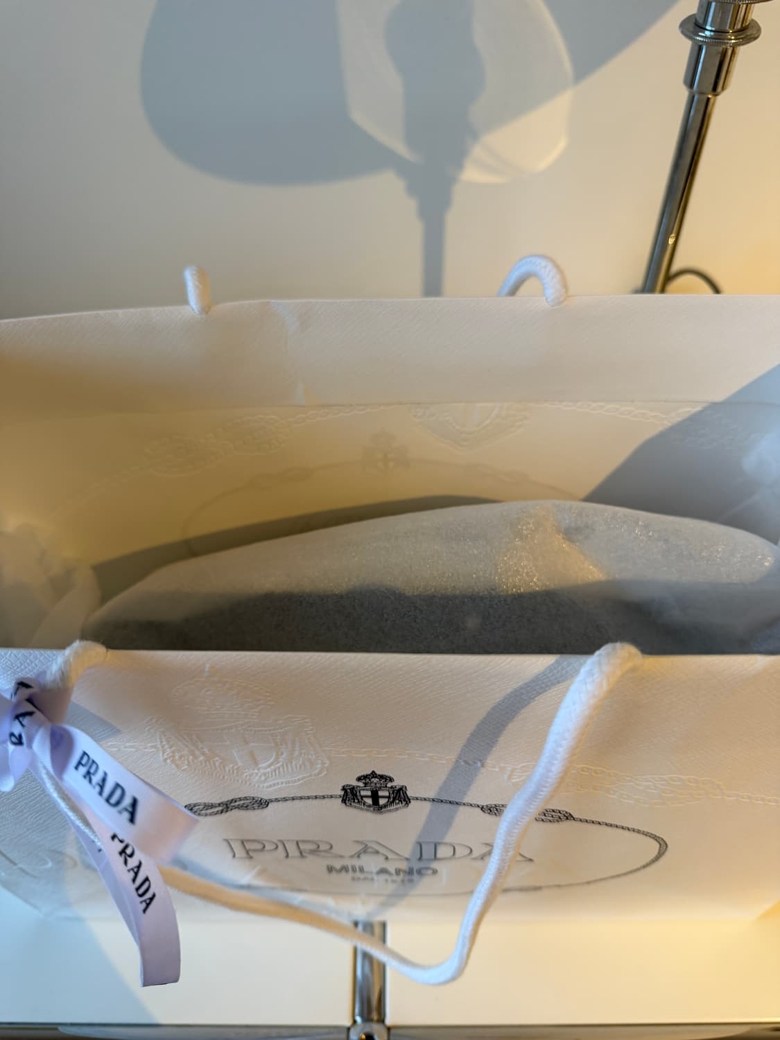 [새상품]프라다 25fw앤티크 가죽숄더백 상품이미지9