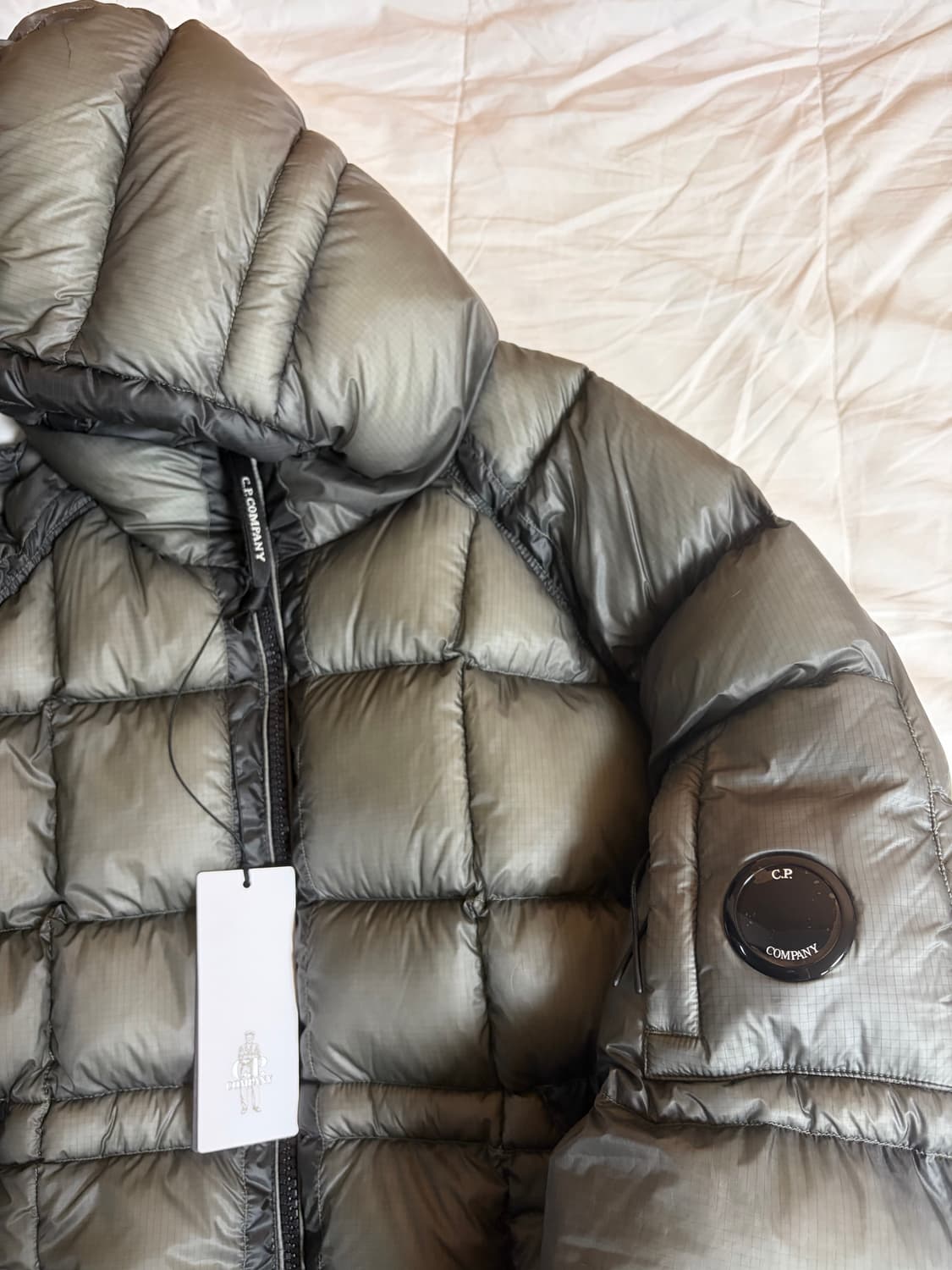 CP컴퍼니 DD쉘 후드 다운 패딩 L 건메탈 재팬 익스클루시브 상품이미지3