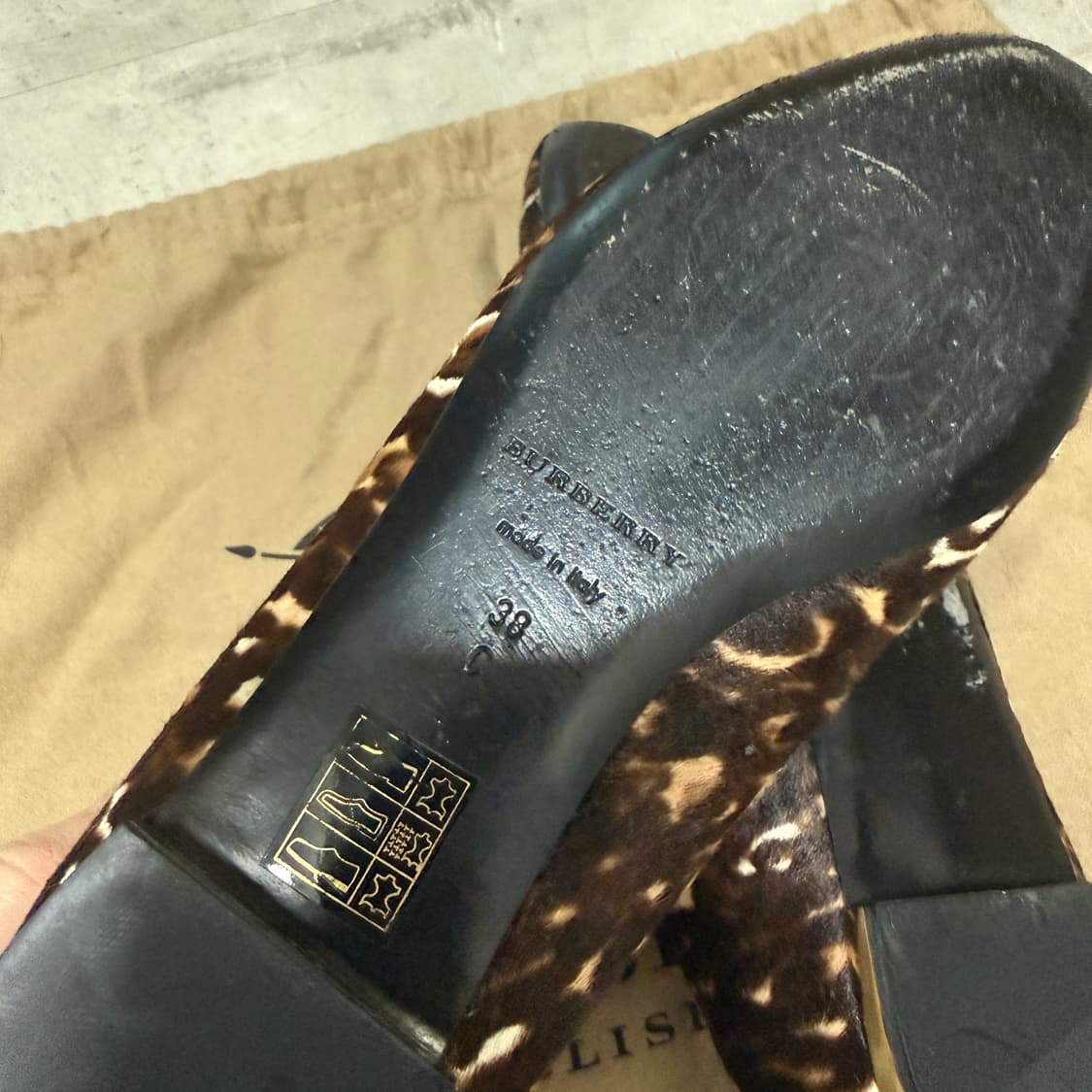 버버리 송치로퍼 38C 상품이미지3